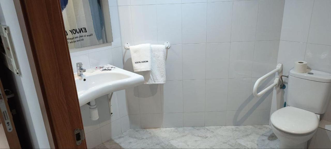 Hostal Europa ตาร์ราโกนา ภายนอก รูปภาพ