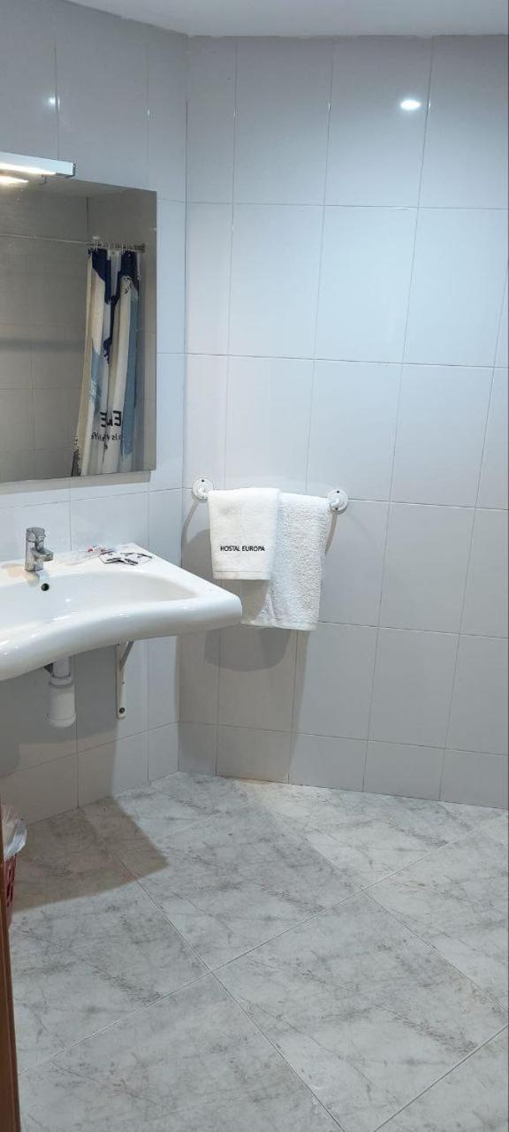 Hostal Europa ตาร์ราโกนา ภายนอก รูปภาพ